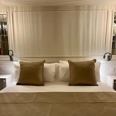 Hotel Number 3 Pier Road *