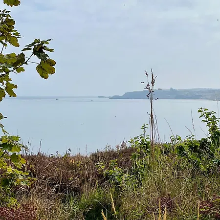 Number 3 Pier Road Hotel Whitby