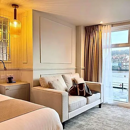 Number 3 Pier Road Hotel Whitby