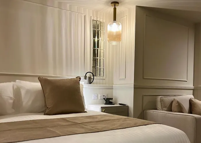 Number 3 Pier Road * 惠特比