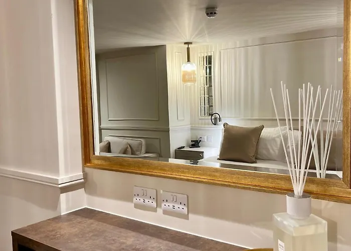 Number 3 Pier Road 酒店 惠特比